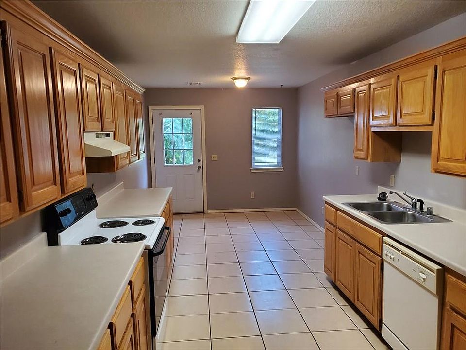2nd image of 602 Paige Pl N