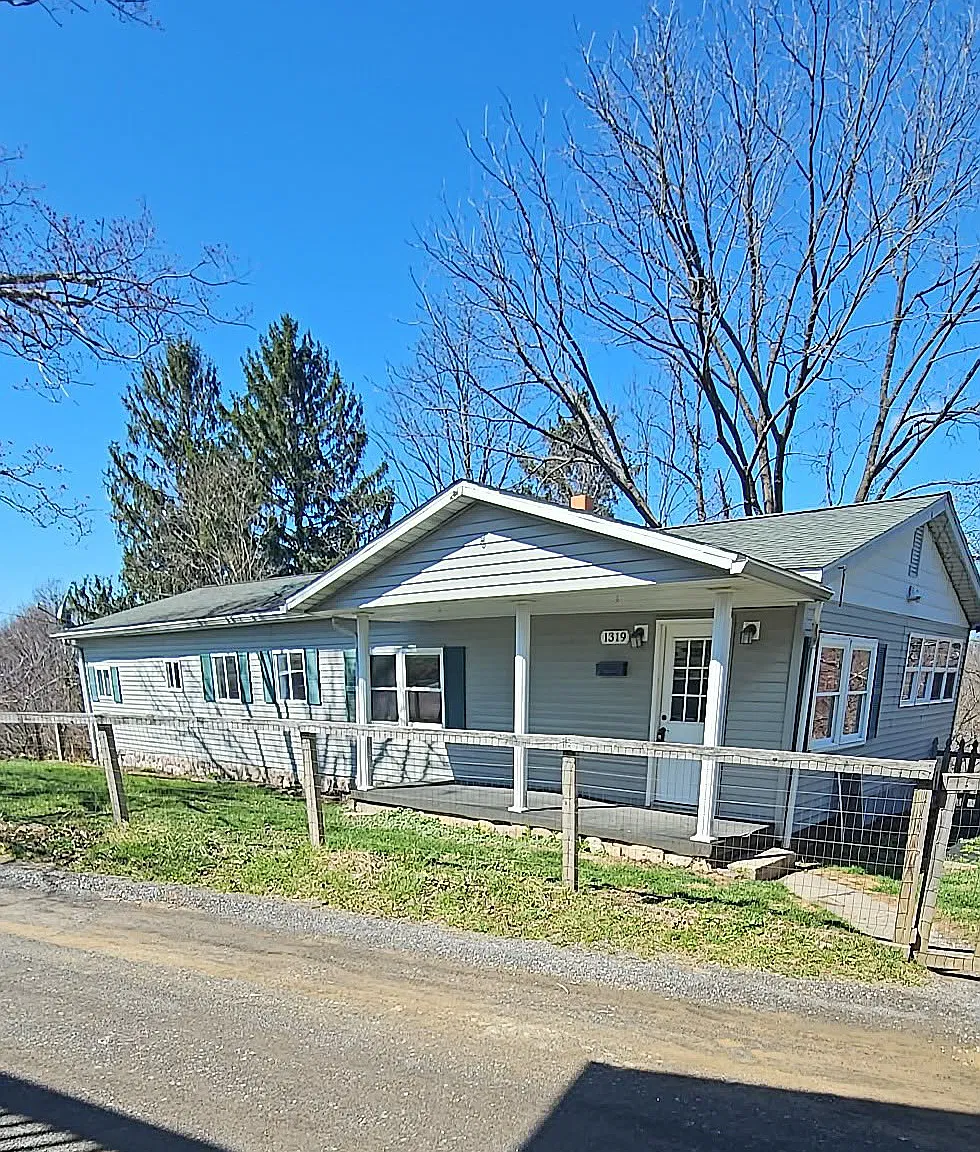 1319 Summers School Rd — Photo 1