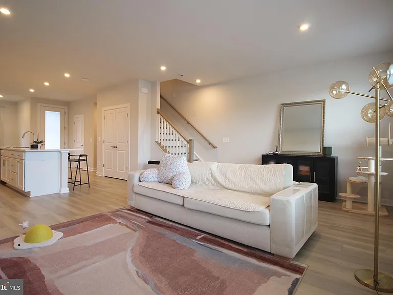 2107 Acadia Rd — Photo 5