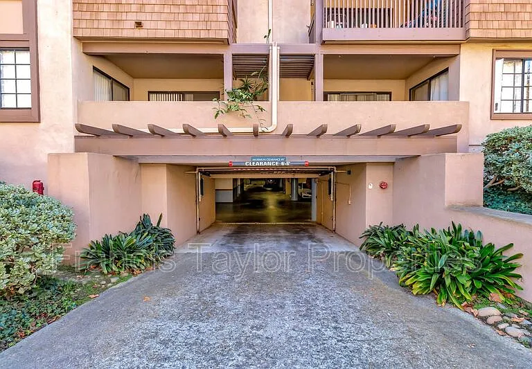 8840 Villa La Jolla Dr #211 — Photo 5