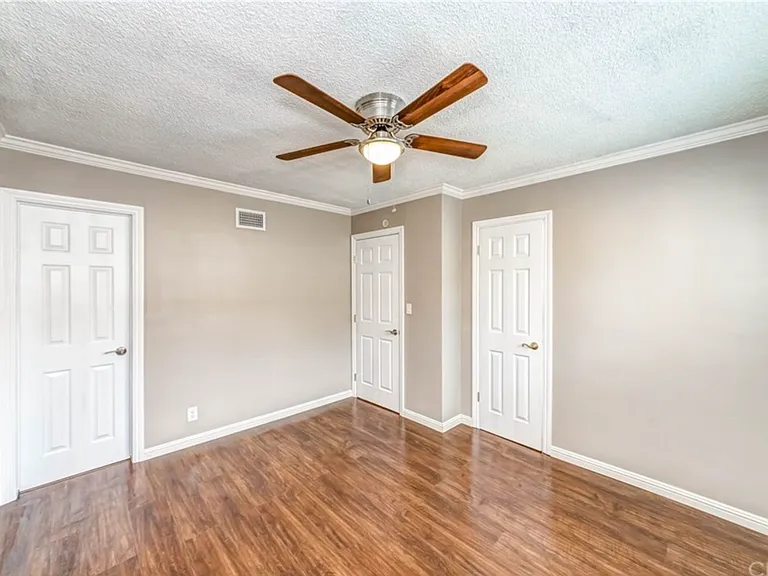 10312 Miranda Ave — Photo 9