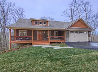 527 Rockmoor Way, Hendersonville, NC 28791