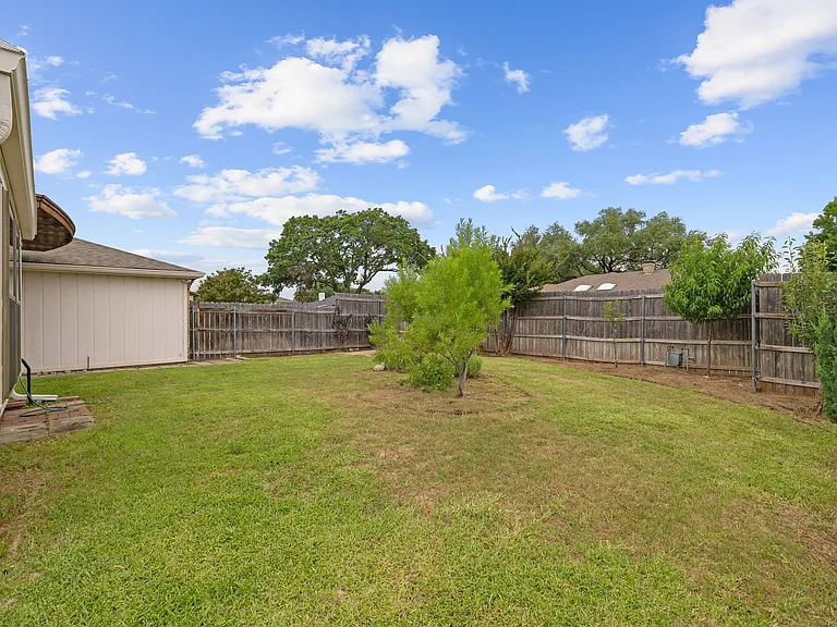 1527 Estates Way — Photo 22