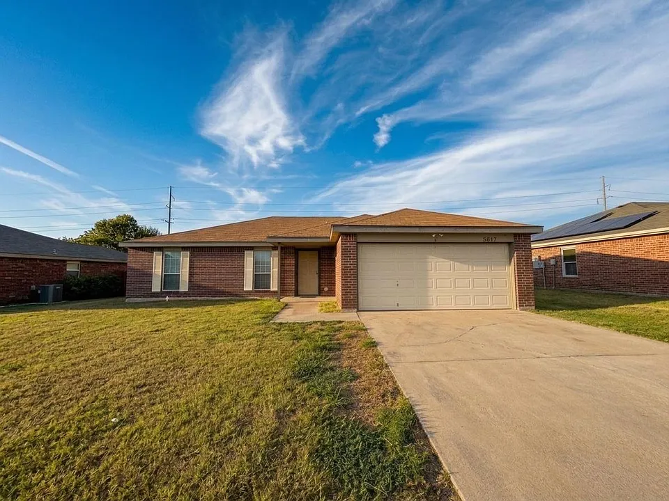 5817 Medina Dr
