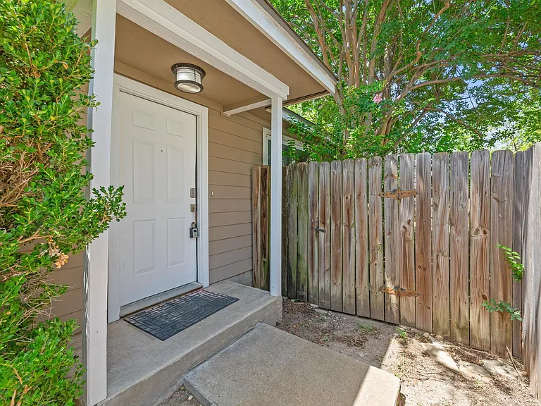 2302 Fuzz Fairway #B — Photo 13
