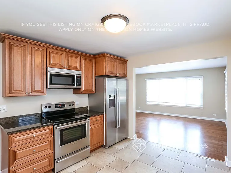 180 S Oakland Grv — Photo 7