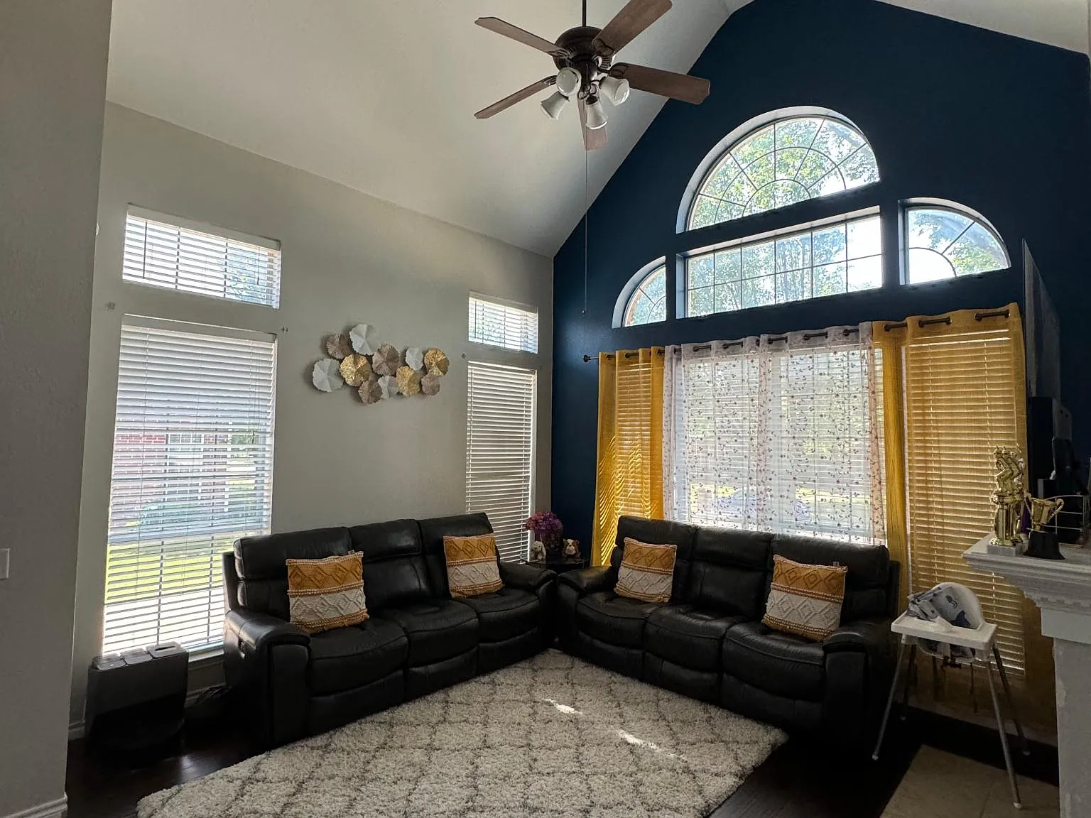 6737 Canterbury Dr — Photo 3