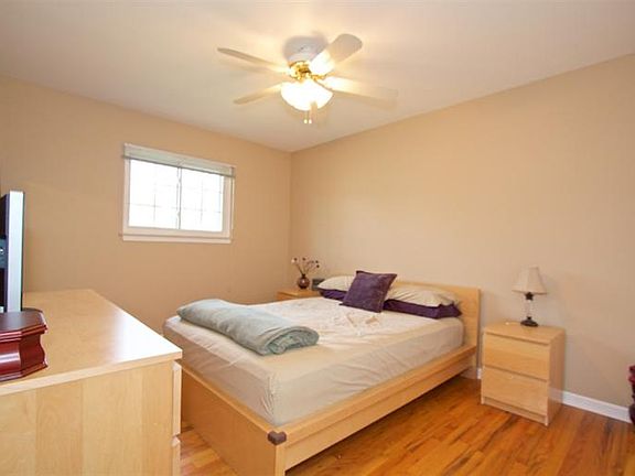 4th image of 634 Crestwood Cir