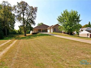 1023 Schreier Rd, Rossford, OH 43460