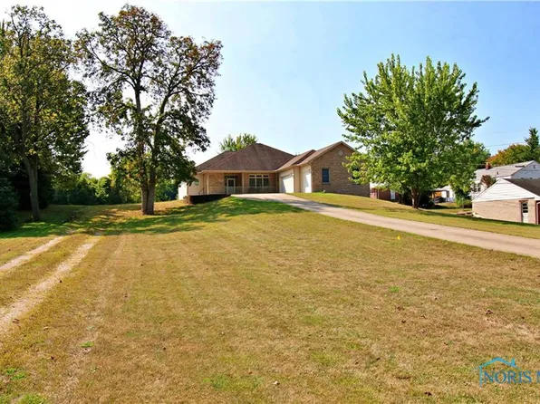 1023 Schreier Rd, Rossford, OH 43460