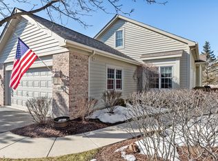 880 Village Rd, Crystal Lake, IL 60014