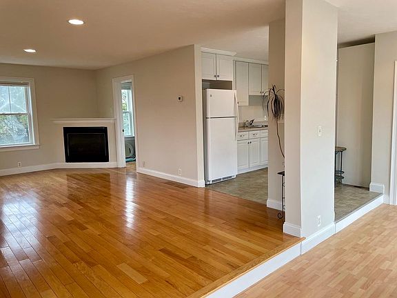 3rd image of 14 Arlington St
