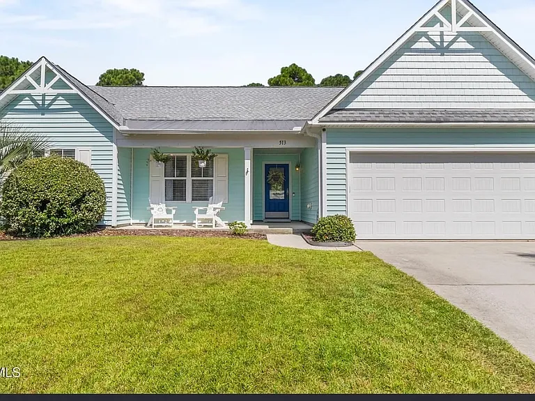 513 Catamaran Dr — Photo 1