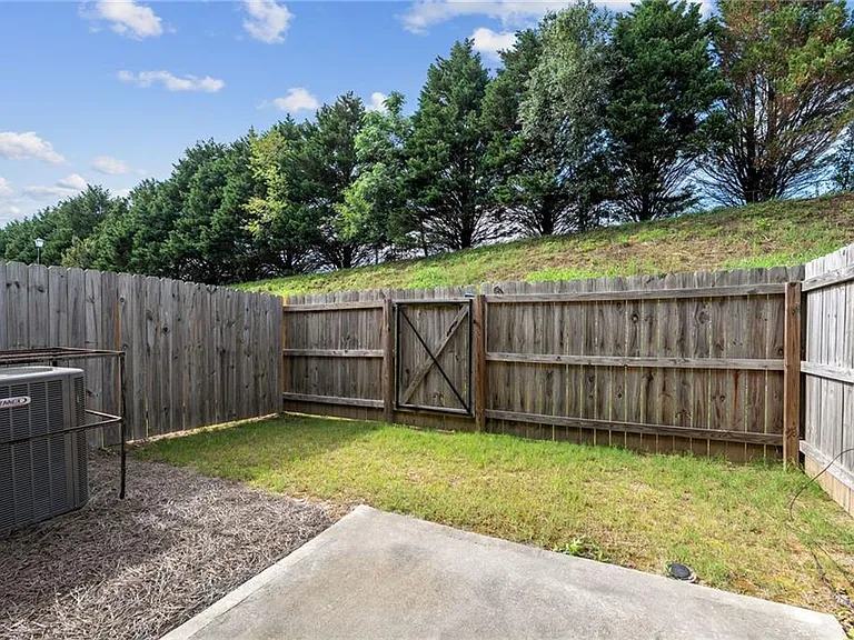 6456 Scudders Dr — Photo 25
