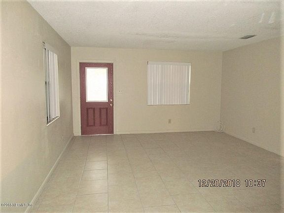3rd image of 5751 Lake Lucina Dr N