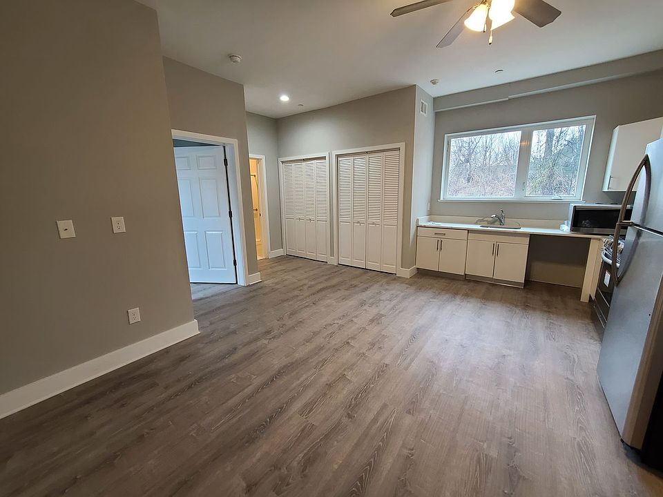 1st image of 5524 Pulaski Ave #8
