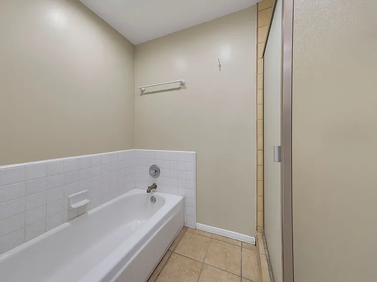 20361 Fee Ln — Photo 17