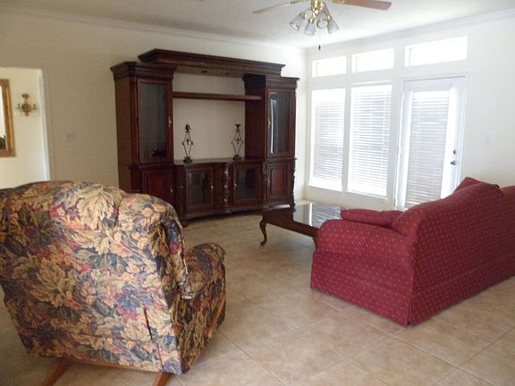 3rd image of 7820 Pecan Dr