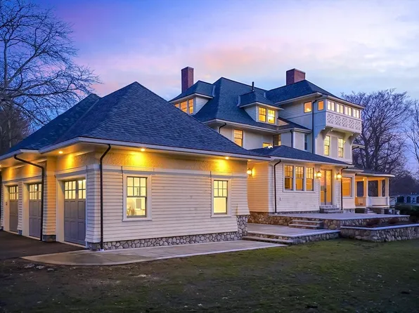 4 Adams St, Lexington, MA 02420