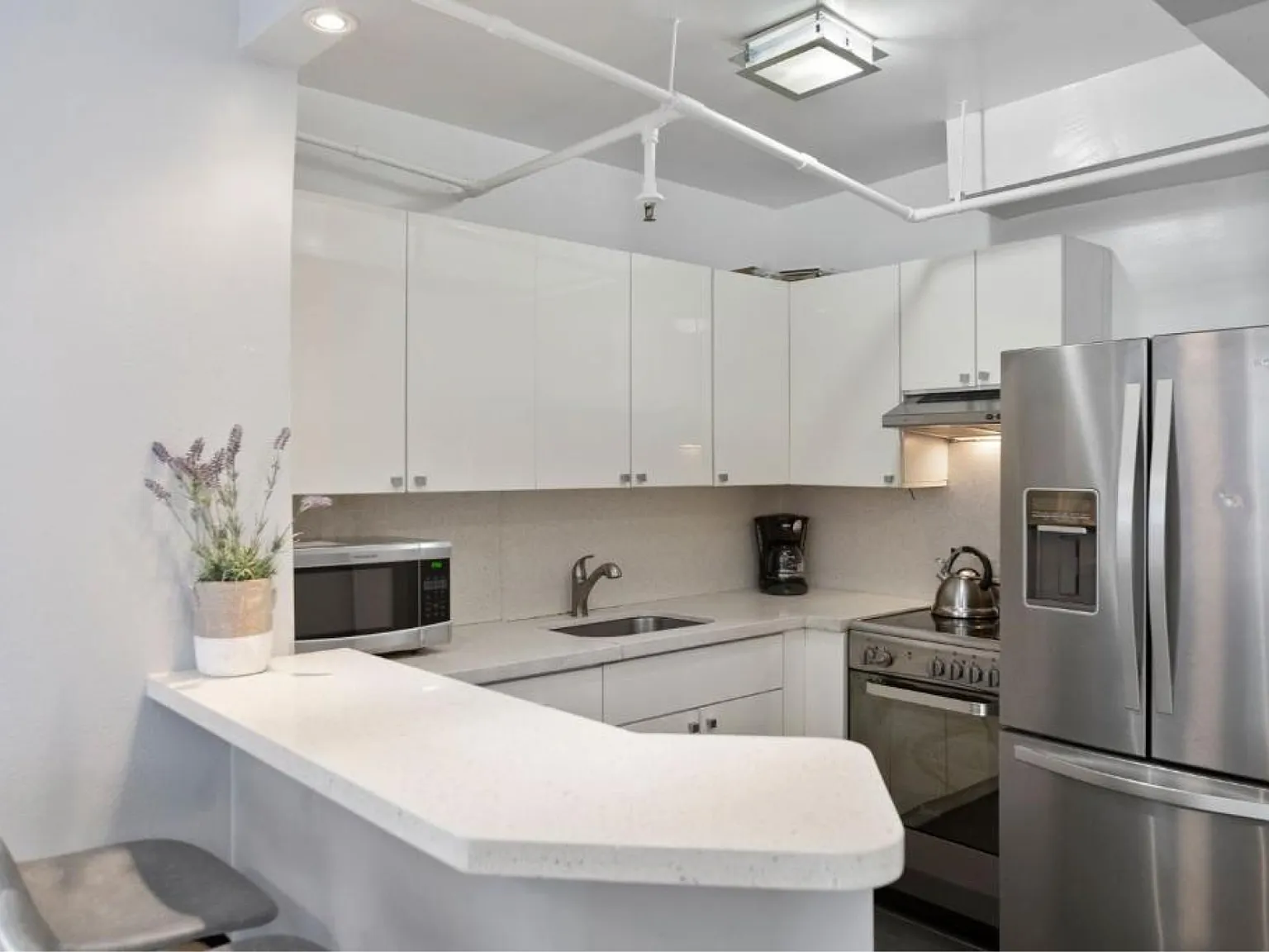 2 bed, 671 sqft, $2,850 — Photo 4