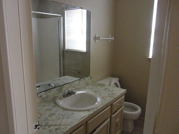 5th image of 120 N Glenwood Dr