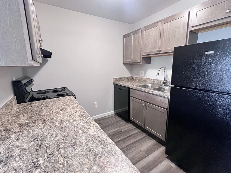 Wyndemere Apartments — Photo 75