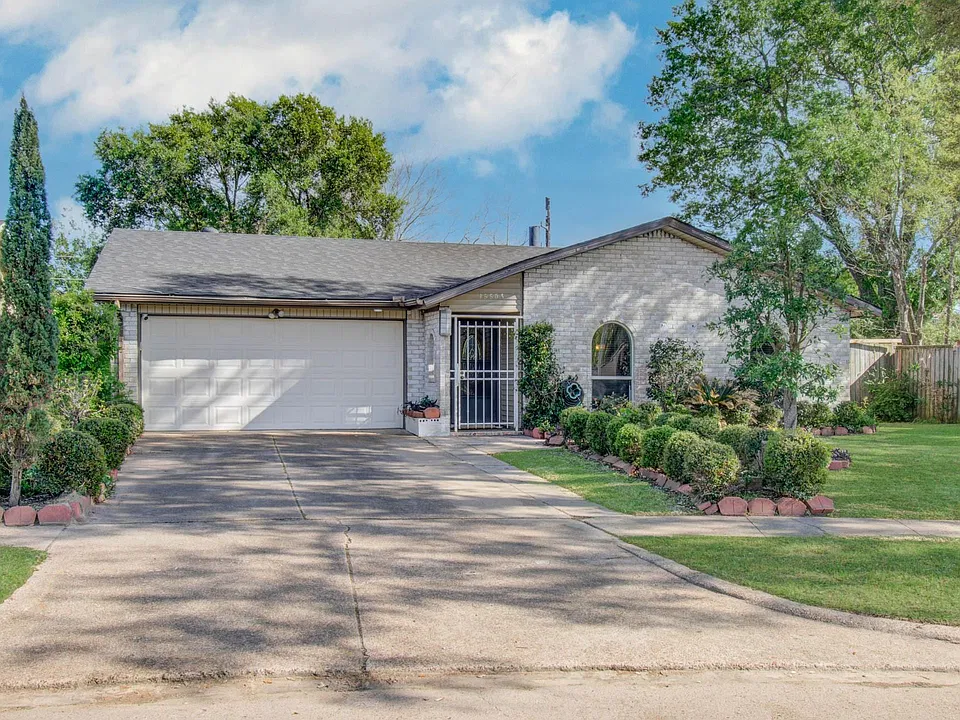 16603 Great Glen Dr