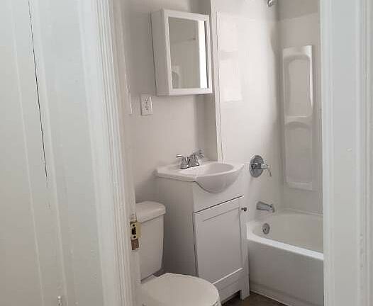 5th image of 312 Shoshone St E #B3