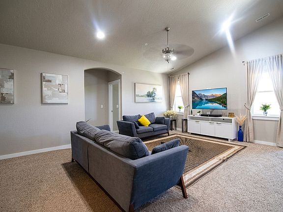 3rd image of 1835 SW Panorama Dr