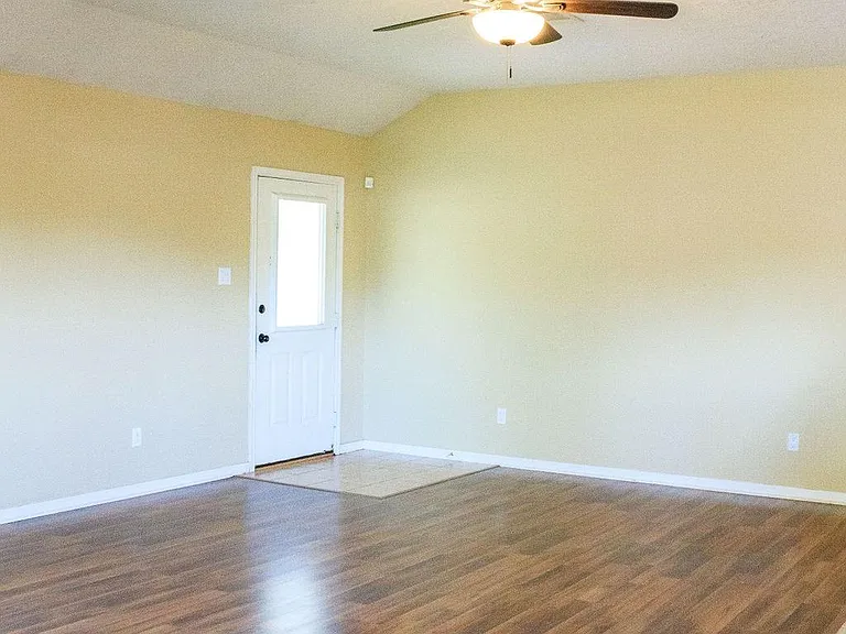 9550 Thousand Oaks Loop — Photo 8