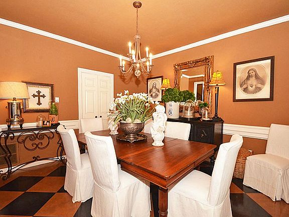 ANOTHER VIEW OF THE DINING ROOM!