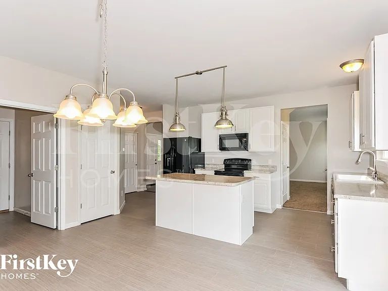 135 Berry Manor Cir — Photo 5