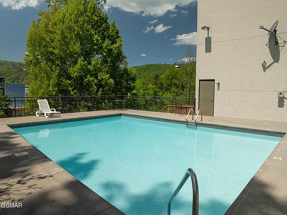 3rd image of 354 E Holly Ridge Rd #401