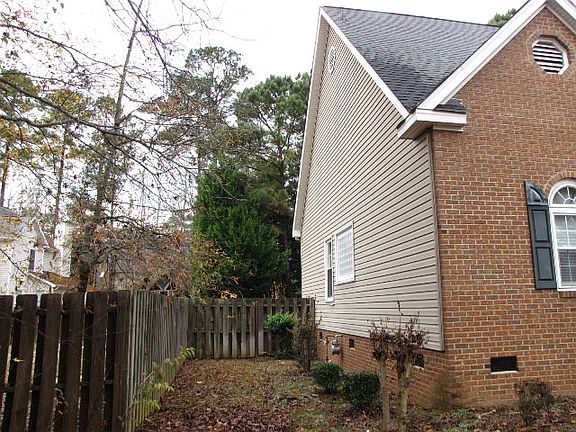3rd image of 203 Bermuda Dr