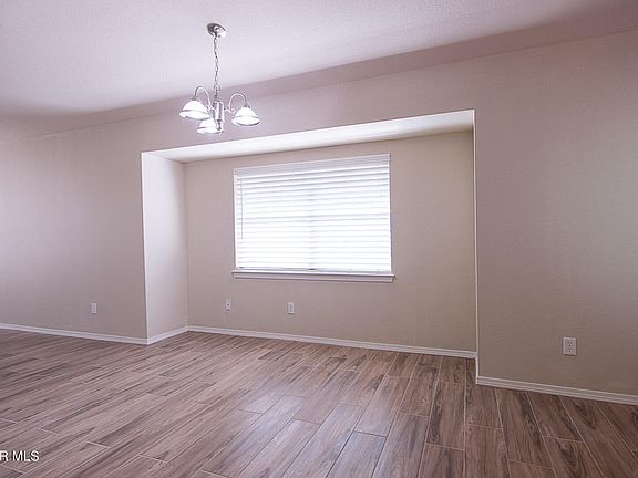 4th image of 476 Southshore Pl