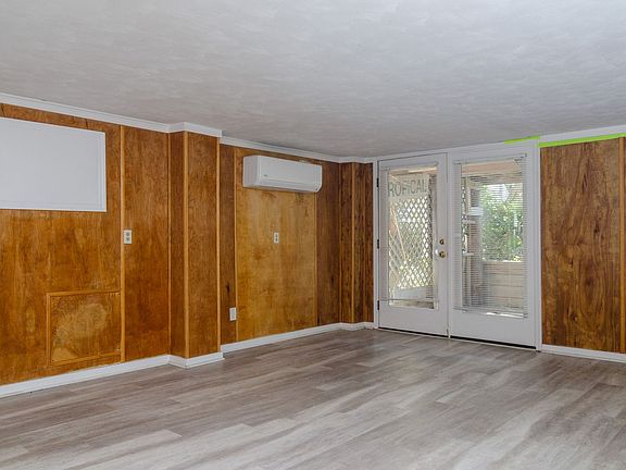 4th image of 129 S Lumina Ave