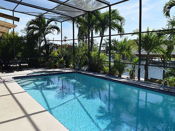 5th image of 1575 Sykes Creek Dr