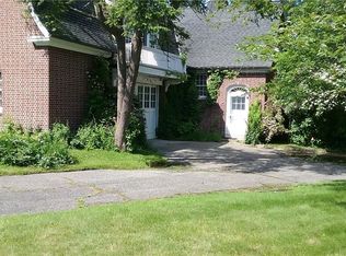 5 Beachfront Ln, New Rochelle, NY 10805