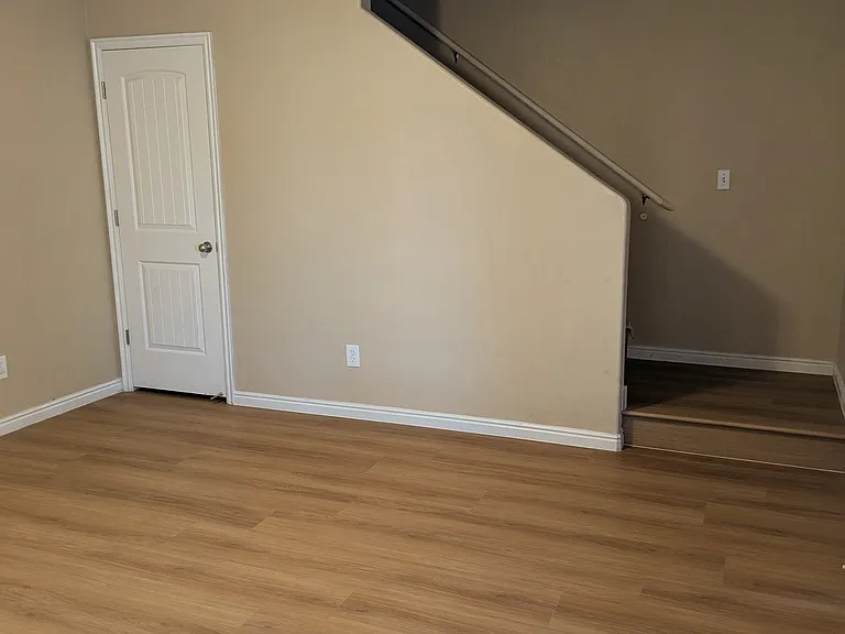 717 Hafen Ln #7D — Photo 8