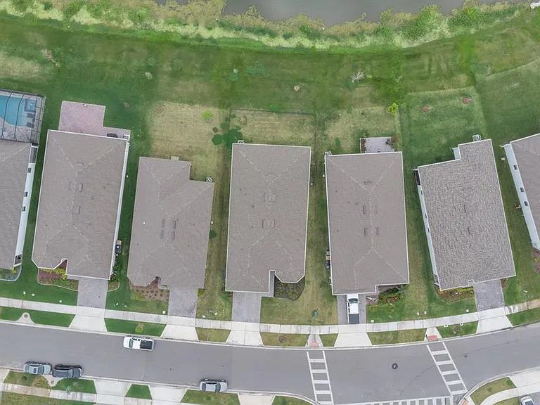 2010 Spring Shower Cir — Photo 44