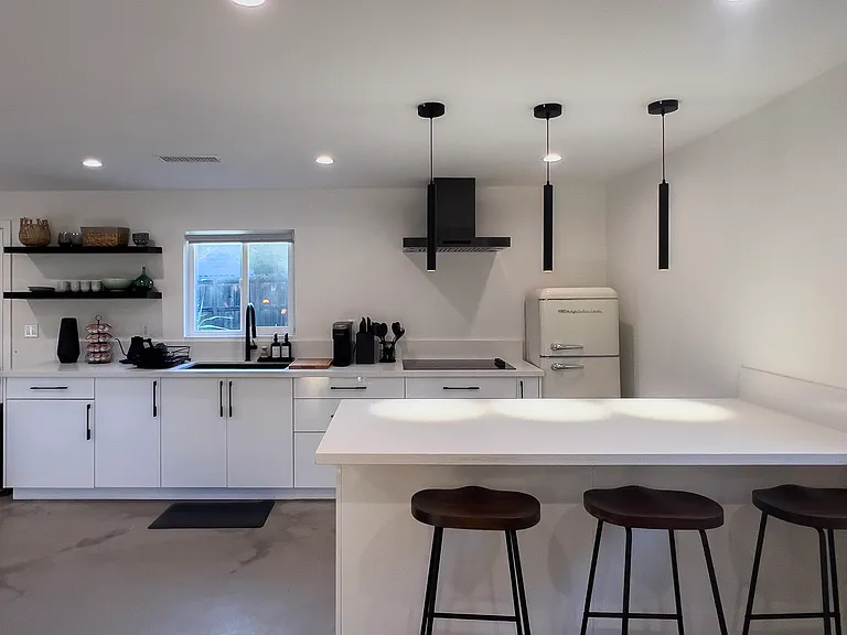 801 Daly Rd — Photo 18