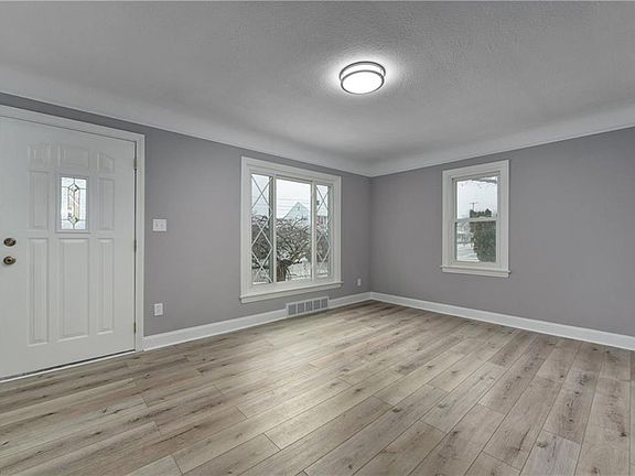 4th image of 5111 Yorkshire Ave