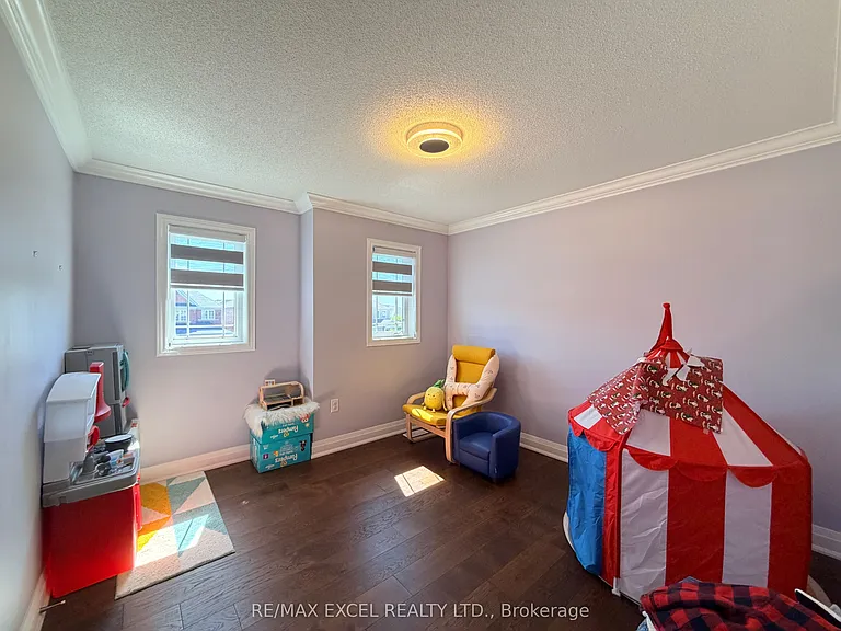 130 Laurendale Ave — Photo 13