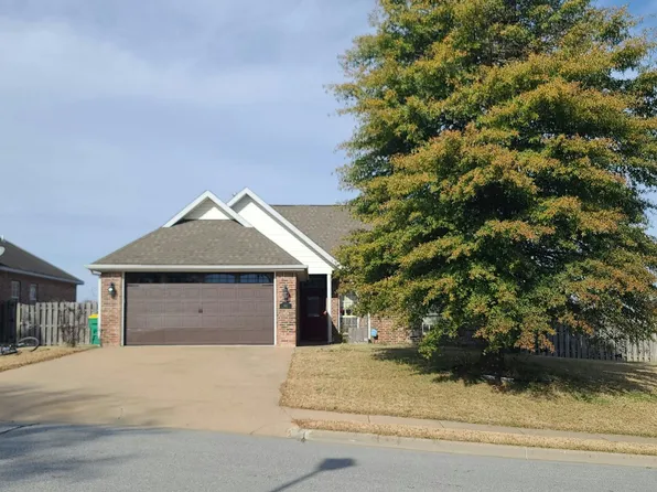 451 Coopers Farm Rd, Centerton, AR 72719