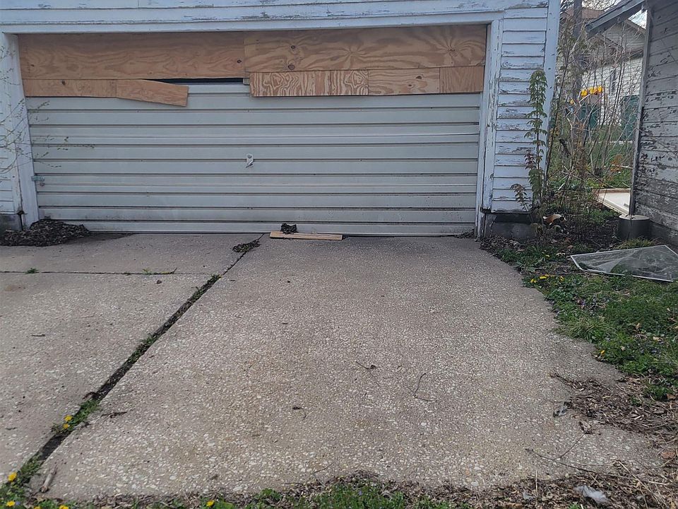 2nd image of 226 S Peterson St