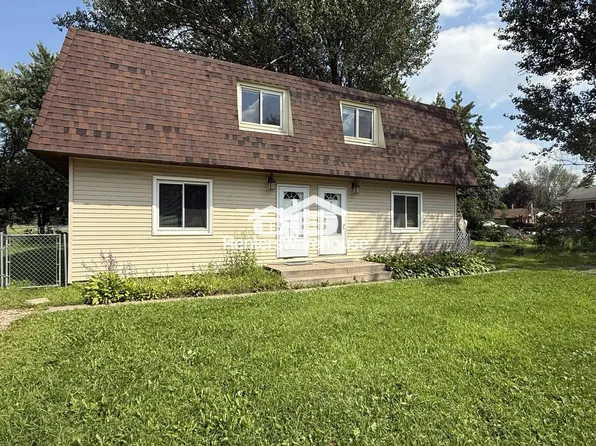 901 12th St SW, Forest Lake, MN 55025