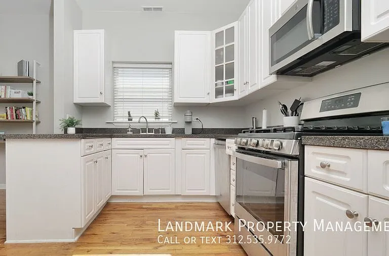 4537 S King Dr #3 — Photo 4