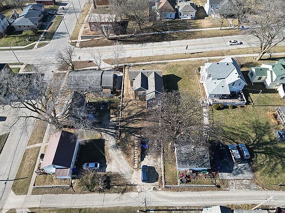 5th image of 161 S Walnut St