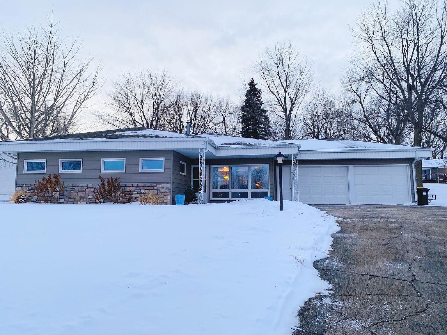 900 Fairview Ave, Windom, MN 56101 | MLS #5699634 | Zillow