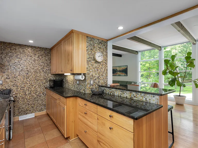24179 Locust St — Photo 14